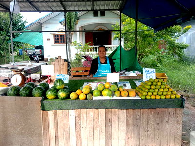 เช่าพื้นที่ขายของ อัมพวา สมุทรสงคราม : เดือนล่ะ 4500 บาท ฝั่งตรงข้ามตลาดน้ำอัมพวา 