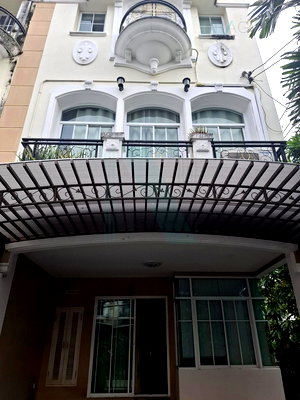 ขายทาวน์โฮม : 📌 ขายทาวน์โฮม โครงการ เดอะ เมทโทร พระราม 9 3 ชั้น 3 ห้องนอน 3 ห้องน้ำ