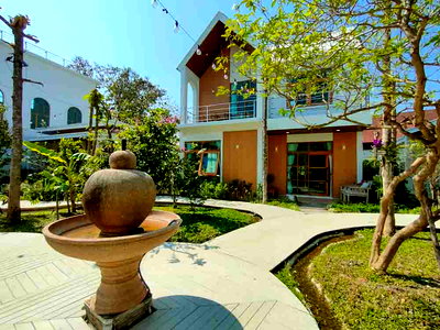 Houses for rent Chiang Mai : For Rent brand-new resort in Hangdong, Chiang Mai, offers a serene and versatile retreat. Key features include