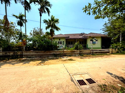 Houses for sale Chonburi : Urgent sale! Detached house in Nong Kham, Sriracha. Large usable area.