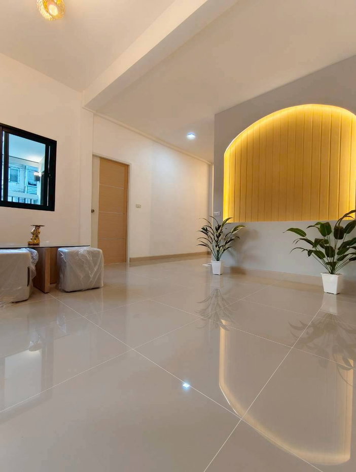 รูป ขายทาวน์เฮ้าส์ 2 ชั้น หลังมุมถนนเมน หมู่บ้านดิเอมเมอรัลด์พาร์ค 2 พื้นที่กว้าง 29.5 ตร.ว. ฟังก์ชัน 5 นอน ทำเลชัยพฤกษ์-ราชพฤกษ์ - รูปที่ 7/20