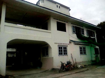 Houses for sale Bangna Commercial College : Single house for sale with land, Suan Luang District, Bangkok (On Nut