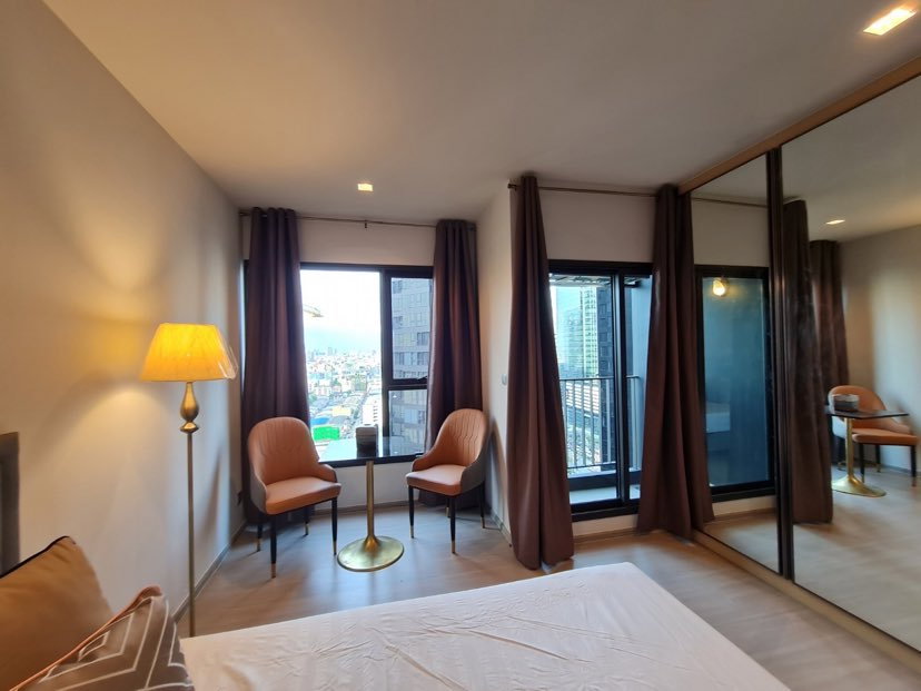 picture Life asoke rama9  100%  Foreign name - 10/12