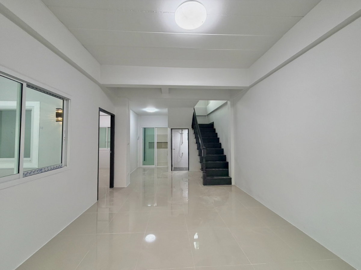 รูป ขายทาวน์เฮาส์ 2 ชั้น หมู่บ้านกิตติยารักษ์ ทำเลศักยภาพสนามบินน้ำ ตรงข้ามกองสลาก ตกแต่งใหม่พร้อมอยู่ - รูปที่ 6/20