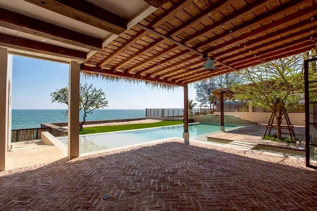 picture Newly Built Luxury Beachfront Villa – Hua Hin - 4/20