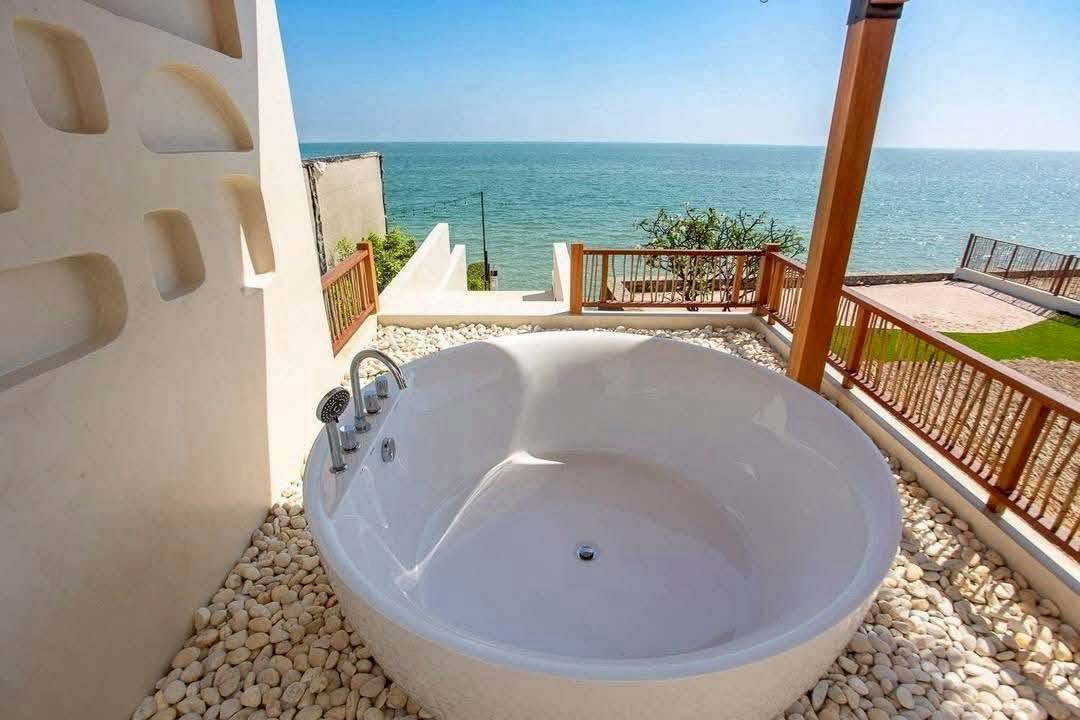 picture Newly Built Luxury Beachfront Villa – Hua Hin - 14/20