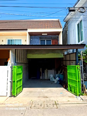 Townhouses for sale Phasi Charoen : Sale Townhouse near MRT Bangkae