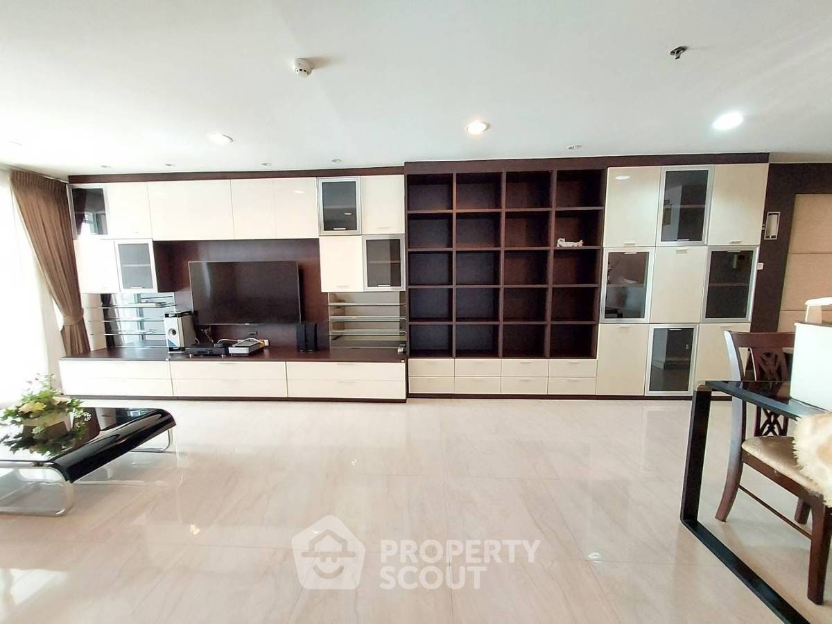 รูป คอนโด 2-ห้องนอน ที่ เซเรเน่ เพลส สุขุมวิท 24 คอนโดมิเนียม ใกล้ BTS พร้อมพงษ์ (ID 2781958) - รูปที่ 3/11