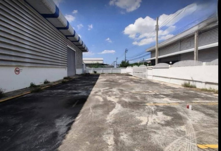 รูป ขายโกดัง​พร้อมสำนักงาน​ บางบัวทอง​-​นนทบุรี​ 2 ไร่​ 0 งาน​ 64 ตารางวา​ เหมาะสำหรับโรงงาน​ โกดัง​ คลังสินค้า​ ศูนย์กระจายสินค้า - รูปที่ 3/8