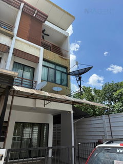 รูปภาพ 📌 ให้เช่าทาวน์เฮาส์ 3 ชั้น ซิกเนเจอร์ วัชรพล 3 ห้องนอน 3 ห้องน้ำ