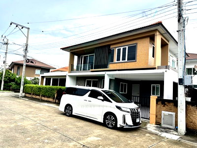 บ้านเดี่ยว เขตประเวศ : 📌 ขายบ้านเดี่ยว โครงการ โกลเด้น วิลเลจ อ่อนนุช - พัฒนาการ 2 ชั้น 4 ห้องนอน 4 ห้องน้ำ