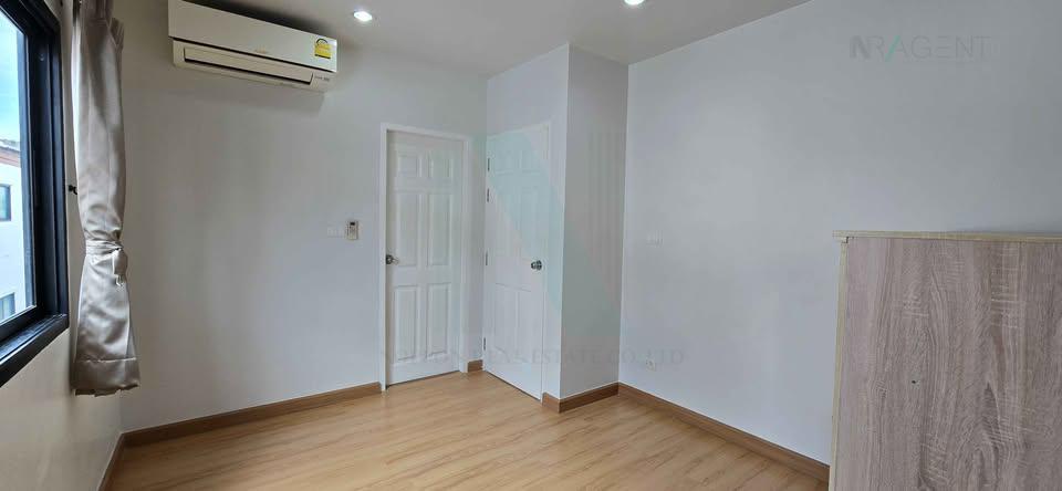 รูป 📌 ให้เช่าทาวน์เฮาส์ 3 ชั้น สาริน วิช สุขุมวิท 107 3 ห้องนอน 4 ห้องน้ำ - รูปที่ 6/8