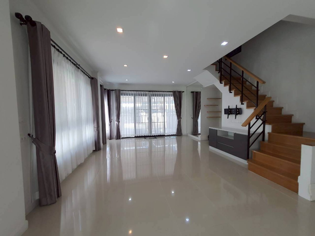 รูป ให้เช่าบ้านแฝด 3 ชั้น - SUPALAI ESSENCE ลาดพร้าว 107 - รูปที่ 30/38