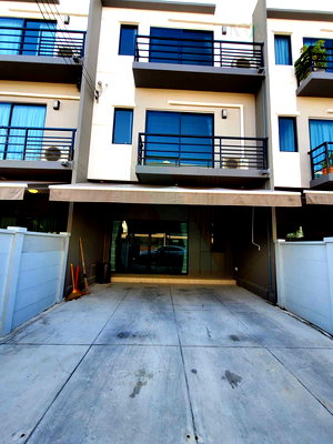 ทาวน์โฮม ม.เทคโนโลยีราชมงคลพระนคร : 📌 ขายทาวน์โฮมโครงการ บ้านกลางเมือง ปิ่นเกล้า-จรัญ 3 ชั้น 3 ห้องนอน 3 ห้องน้ำ