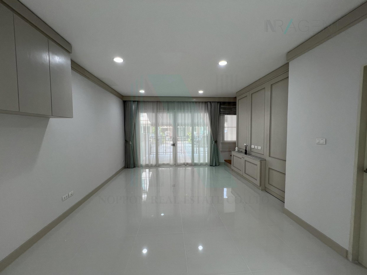 รูป 📌 ขายทาวน์โฮม โครงการ บ้านกลางเมือง พระราม 9 3 ชั้น 3 ห้องนอน 3 ห้องน้ำ - รูปที่ 4/8