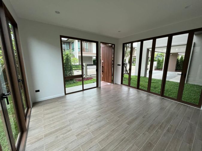 4-bed house for sale, 300 sqm, 75 sq wah, BURASIRI KRUNGTHEPKREETHA