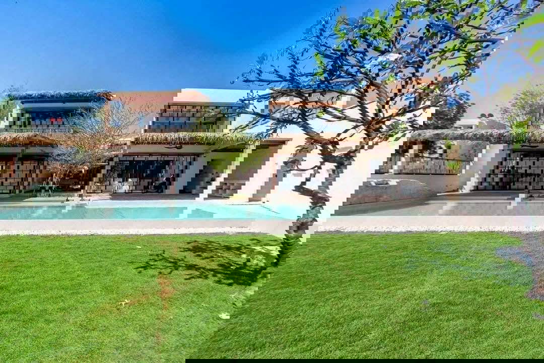 picture Newly Built Luxury Beachfront Villa – Hua Hin - 1/20