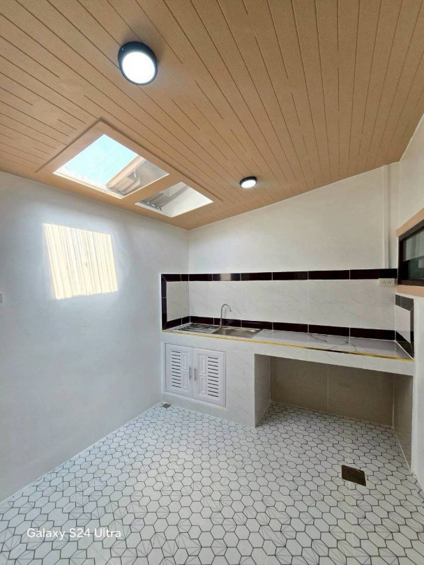 รูป ขายทาวน์เฮาส์ชั้นเดียวบัวทองเคหะ ไทรน้อย 19 ตร.ว. ต้นสายรถเมล์ แต่งใหม่ฟรีเฟอร์ฯ ฟรีโอน - รูปที่ 11/18