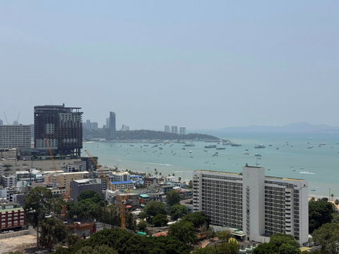 Centric Sea Condo in the heart of Pattaya 1bedroom 1bathroom unit with great seaview located near Terminal21 Mall