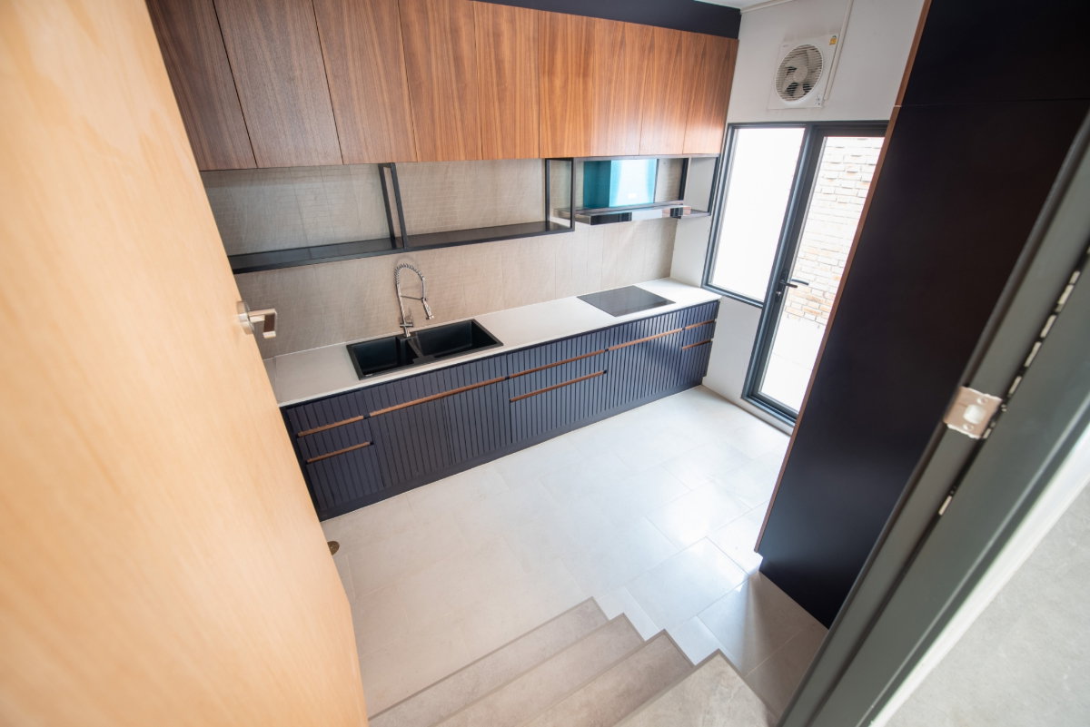 รูป Home Office Renovated and Ready to Sell / For Rent – Sukhumvit, Bangna Area - รูปที่ 17/52