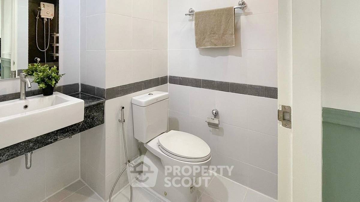 picture 1-BR Condo For Sale At A Space Asoke-Ratchada, Near MRT Phra Ram 9 (ID 2788342) - 7/8