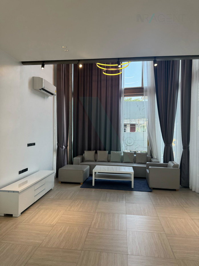 รูป 📌 ให้เช่าทาวน์เฮาส์ 4 ชั้น ลักซ์ 35 รัชดา-ลาดพร้าว 3 ห้องนอน 5 ห้องน้ำ - รูปที่ 2/8