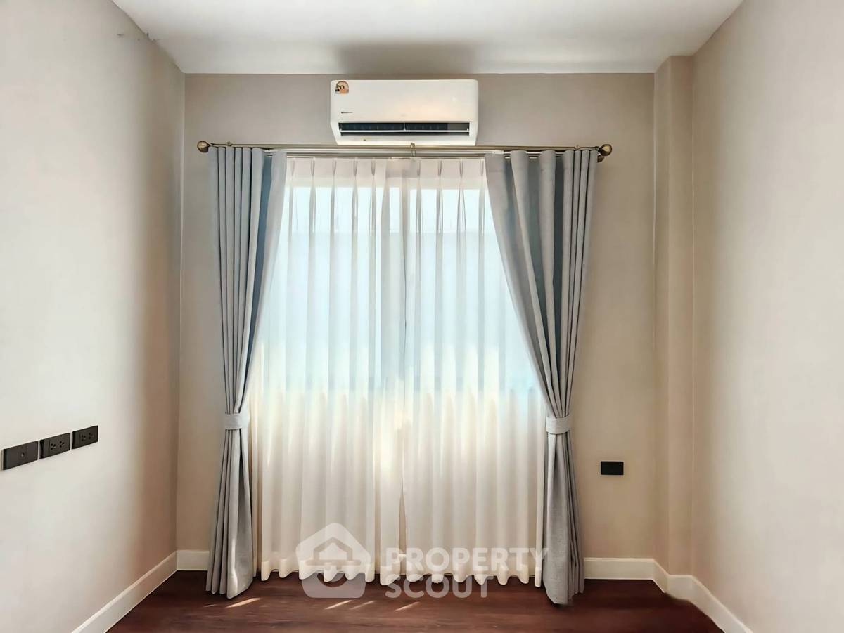 รูป บ้าน 4-ห้องนอน ที่ บางกอก บูเลอวาร์ด บางนา กม.5 ใน บางแก้ว (ID 2786843) - รูปที่ 11/19