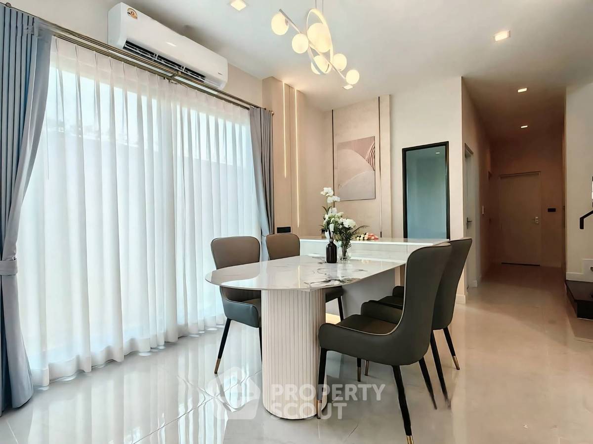 รูป บ้าน 4-ห้องนอน ที่ บางกอก บูเลอวาร์ด บางนา กม.5 ใน บางแก้ว (ID 2786843) - รูปที่ 2/19