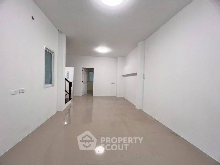 รูป ทาวน์เฮ้าส์ 4-ห้องนอน ที่ บ้านมณฑล 8 ใน บางแคเหนือ (ID 2731156) - รูปที่ 1/18