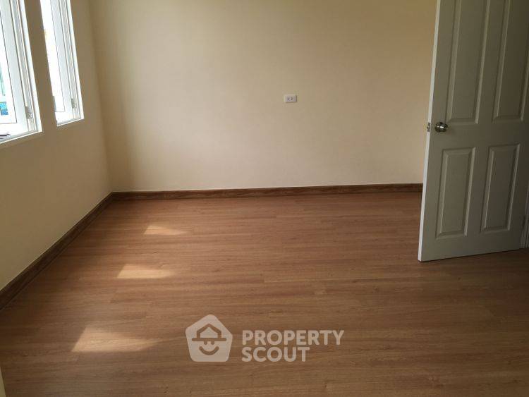 รูป ทาวน์เฮ้าส์ 3-ห้องนอน ใน สะพานสูง (ID 2747316) - รูปที่ 4/7