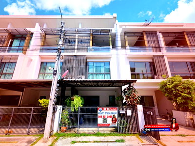 Townhouses for sale Bang Khen : The Terrace Ram Inthra 65 | 3-Storey Townhome in Thanommitr Soi | Quality Project by Land & Houses