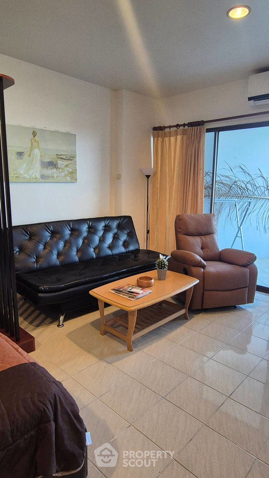 picture Studio Condo at View Talay 3 Condominium Pratumnak close to Phratamnak (ID 2785808) - 9/10