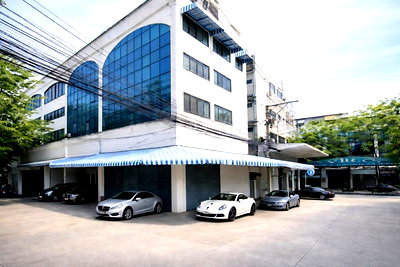 เช่าอาคารพาณิชย์ ถนนอินทามระ : MRTสุทธิสาร 490ม. ม.หอการค้าไทย ทำเลอินทามระ อาคาร 5 ชั้นให้เช่า 2 คูหา 3นอน 3น้ำ 5คัน ห้องมุม ตลาดห้วยขวาง ใกล้ 30 ตร.ว. 450 ตร.ม.