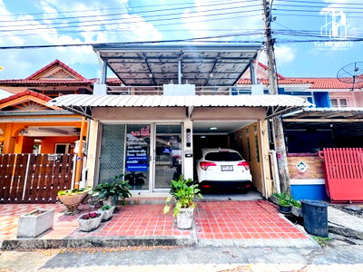 ทาวน์โฮม ปทุมธานี :  ขายด่วนทาวน์เฮ้าส์ หมู่บ้าน พฤกษา 32 ลำลูกกาคลอง 6 ถนนหลัก ต่อรองได้ ราคาถูก 19.5 ตรว   120.00 ตรม.   3 นอน  2 น้ำ