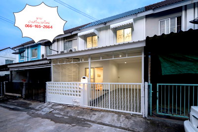 ทาวน์โฮม สมุทรปราการ : ขายทาวน์เฮ้าส์ รีโนเวทใหม่ พฤกษา 74/1 ศรีนครินทร์ - เทพารักษ์ พร้อมให้เข้าอยู่ ทำเลดีเดินทางสะดวก ใกล้ทางด่วนวงแหวนกาญจนา 15 นาที ใกล้รถไฟฟ้า 2 สาย 