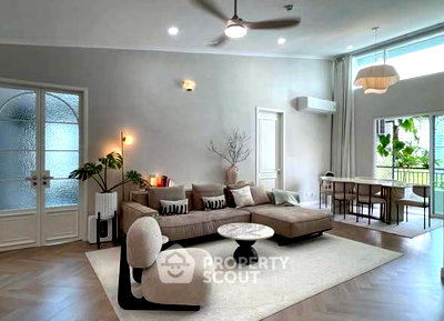 Condos for sale Benjasiri Park : 3-BR Condo at The Bangkok Sukhumvit 61 Condominium near BTS Thong Lor (ID 2773484)