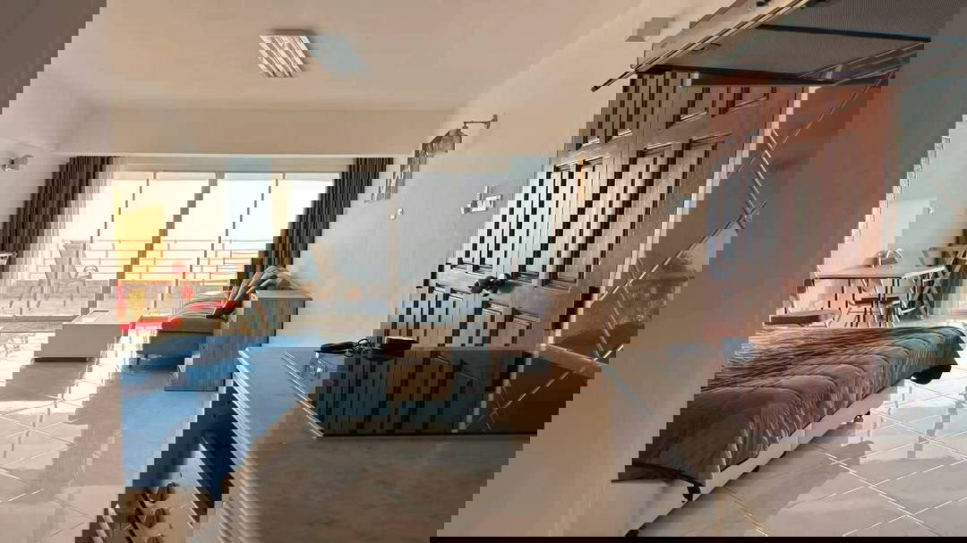 picture Jomtien Beachfront Condo with direct sea view - 5/6