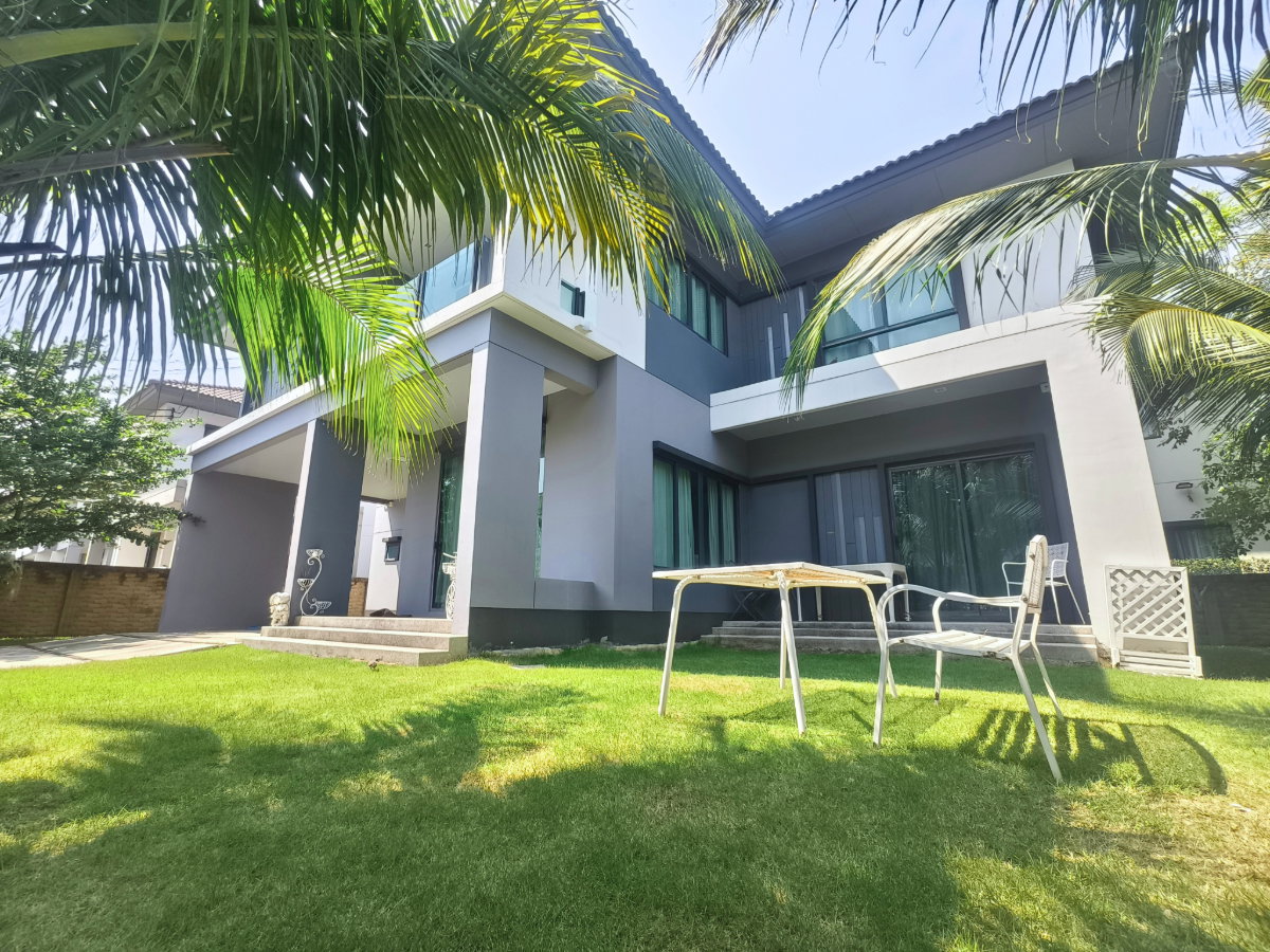 รูป ขาย บ้านเดี่ยว แปลงมุมติดสวน ราคาดีที่สุด มีห้องนอนชั้นล่าง ตกแต่งสวยพร้อมอยู่ หมู่บ้านบุราสิริ วงแหวน-อ่อนนุช 4ห้องนอน 4ห้องน้ำ 10 นาทีถึงมอเตอร์เวย์ - รูปที่ 6/11