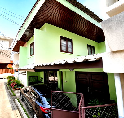 เช่าทาวน์โฮม ม.ราชภัฏพระนคร : ซ.อินทามระ 1-8 ทาวน์เฮ้าส์ 2 นอน 1 น้ำ ใกล้BTS สะพานควาย 750 ม. 25 ตร.วา.200 ตร.ม. ใจกลางพญาไท