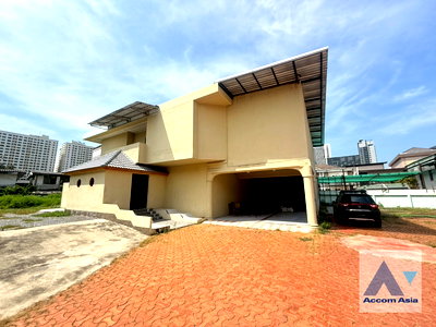 Houses for rent Bangkok : 🔼🔽 AccomA 📩 Home Office 0 BR House in Khwaeng Sam Sen Nai (AA45586)