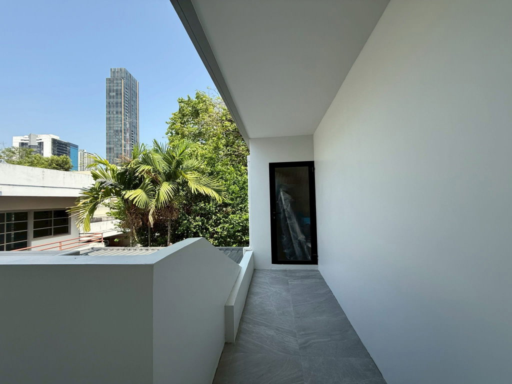 picture Home Office For Rent! Thonglor25 400sq.m. - 17/18