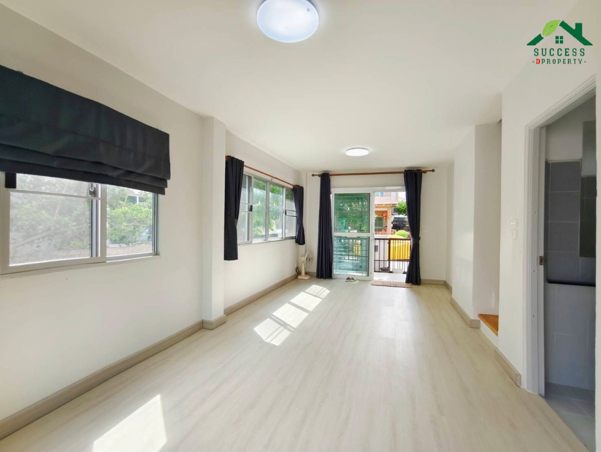 รูป ขายบ้านแฝด เอโทล มัลดีฟส์ บีช ศรีนครินทร์-วงแหวน เนื้อที่ 39 ตร.ว. ทำเลดีเดินทางสะดวก ติดถนนหนามแดง-บางพลี ใกล้ทางด่วนวงแหวน ใกล้รถไฟฟ้า สายสีเหลือง - รูปที่ 8/20