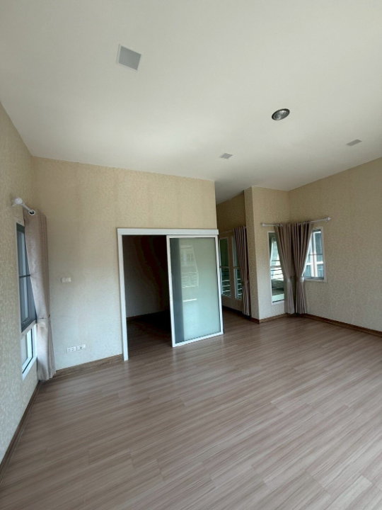 รูป ให้เช่าบ้านโครงการเอเรสมา วิลล่า บ้านสวย ทำเลย่านเศรษฐกิจ สภาพใหม่หลังใหญ่ เดินทางสะดวก ใกล้กาดฝรั่งหางดง-RW007840 - รูปที่ 16/26