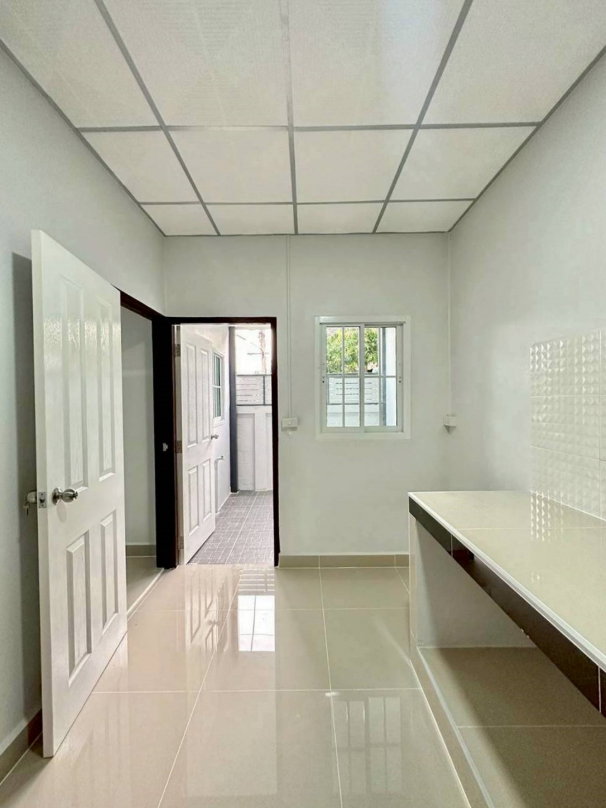 รูป บ้านสวย หลังมุม ใจกลางเมืองนนทบุรี ใกล้รถไฟฟ้า หมู่บ้านอุบลชาติ ไทรม้า ท่าอิฐ ใกล้โรงพยาบาลพระนั่งเกล้า - รูปที่ 17/26
