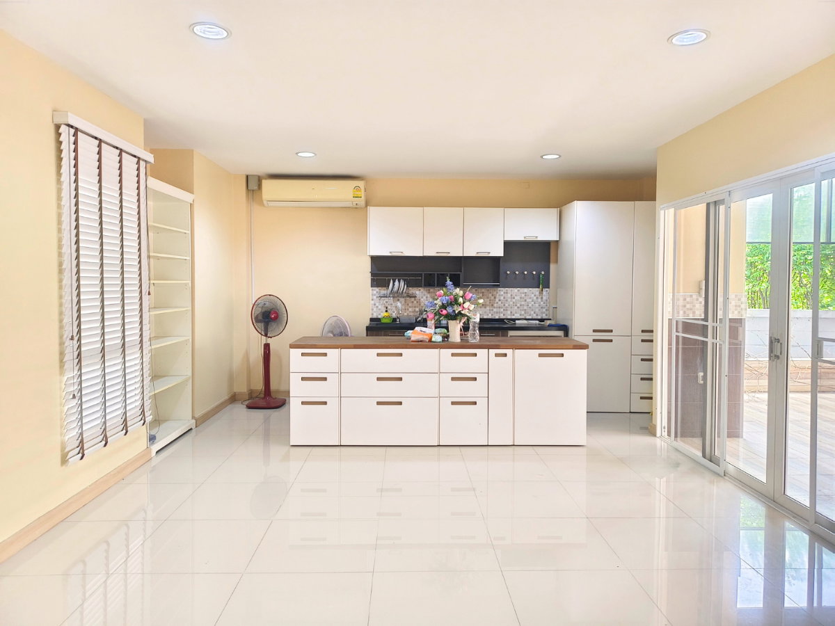 รูป ขาย บ้านเดี่ยว หน้าสวน Parkway Aliv รามคำแหง (ปาร์คเวย์ชาเล่ต์ เฟสใหม่) ติดรถไฟฟ้า 3 ห้องนอน 3 ห้องน้ำ - รูปที่ 4/28