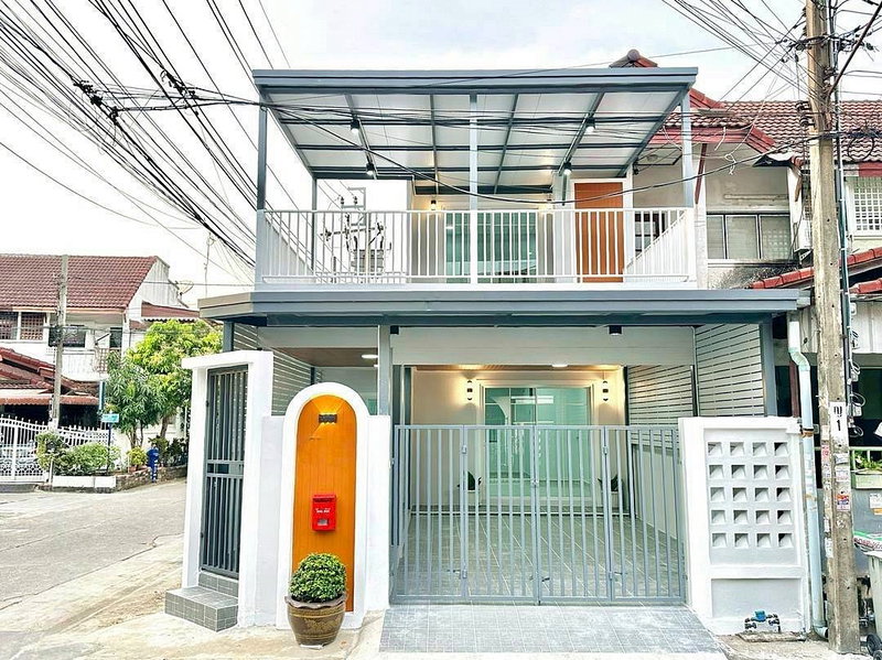 ขายทาวน์โฮม : บ้านหลังมุม แถมแอร์ 2 ตัว ใจกลางเมืองนนทบุรี  ใกล้รถไฟฟ้า  #หมู่บ้านอุบลชาติ  ไทรม้า  ท่าอิฐ  ใกล้โรงพยาบาลพระนั่งเกล้า