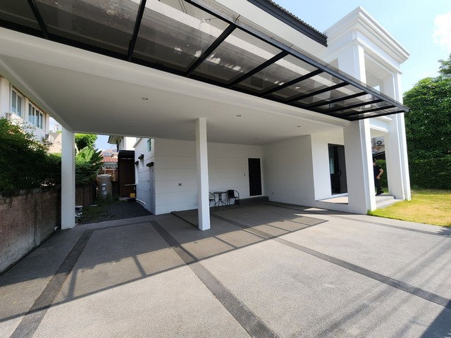 รูป บ้านเดี่ยวให้เช่า 2 ชั้น ปรับปรุงใหม่ สไตล์ Modern ขนาด 93 ตารางวา 4 นอน มีเรือนรับรองแยก อยู่หลังเซ็นทรัล พระรามสอง - รูปที่ 3/8