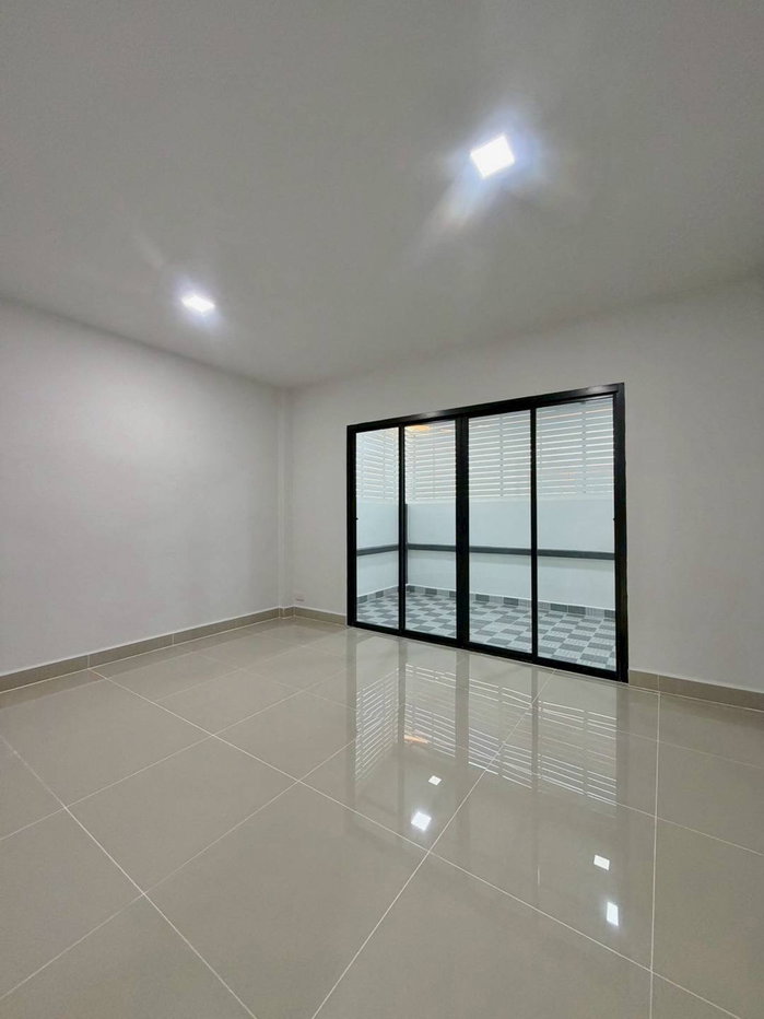 รูป ขายทาวน์เฮาส์อมาตย์วิลล่า สนามบินน้ำ 18 ตร.ว. 3 นอน แต่งใหม่ใกล้กองสลาก ฟรีโอน - รูปที่ 14/20