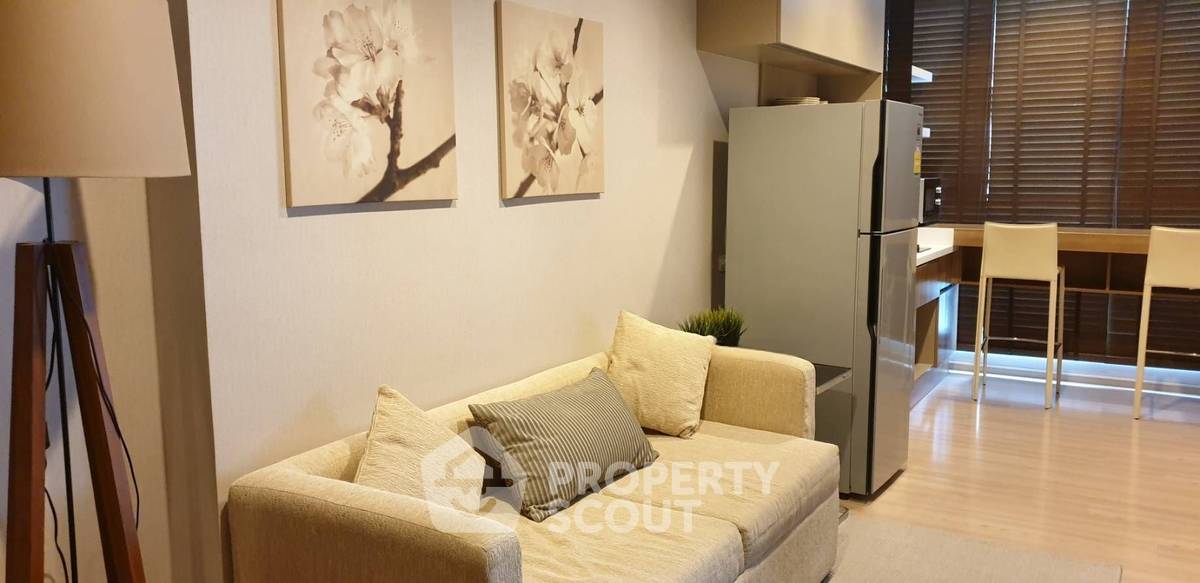 รูป คอนโด 1-ห้องนอน ที่ ริธึ่ม สาทร ใกล้ BTS สะพานตากสิน (ID 2751308) - รูปที่ 2/10