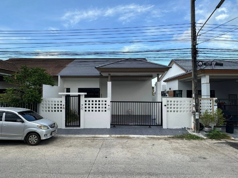 รูป บ้านแฝดรีโนเวทใหม่ ศรีสุชาติ 5 สามกอง พื้นที่กว้าง อยู่สบาย ราคาดี! - รูปที่ 1/14